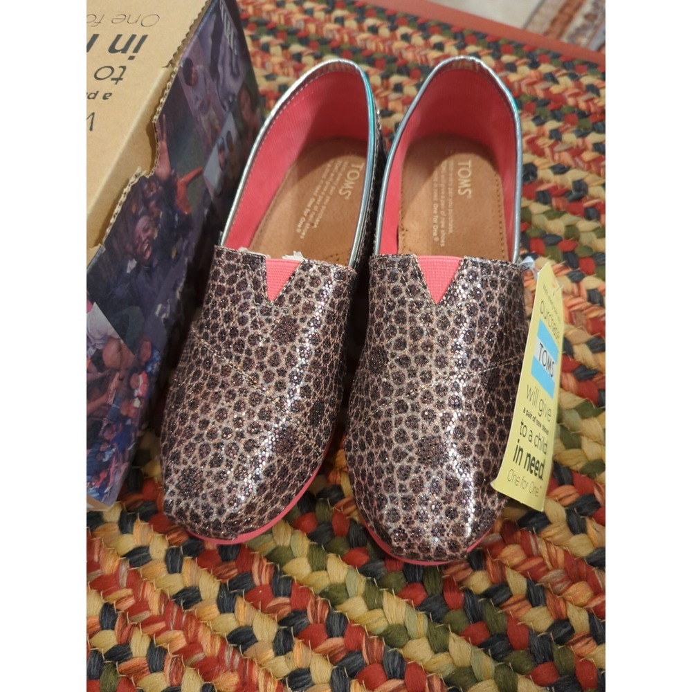 Brand New & Authentic TOMS Classics Shoes Size Youth‎ 4.5 NIB Silver Moroccan